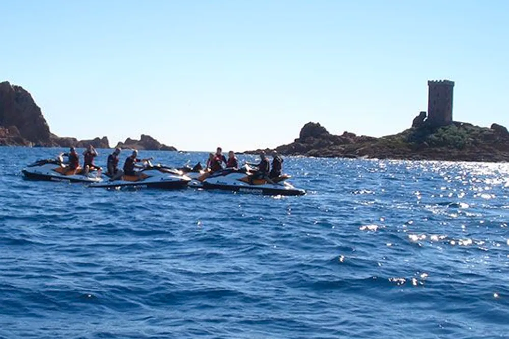 Jet ski, randonnée cannes et îles de lérins au départ du Port de Saint-Aygulf